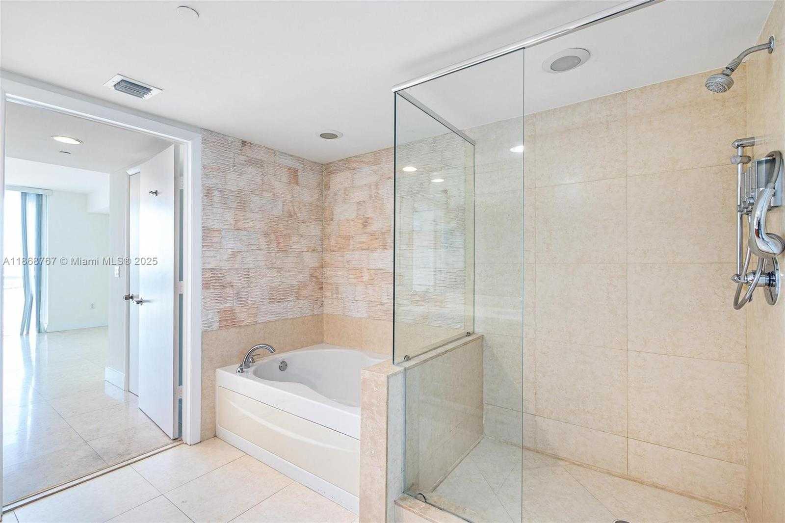 Small Image of 50 BISCAYNE BLVD #1706, Miami Number 16