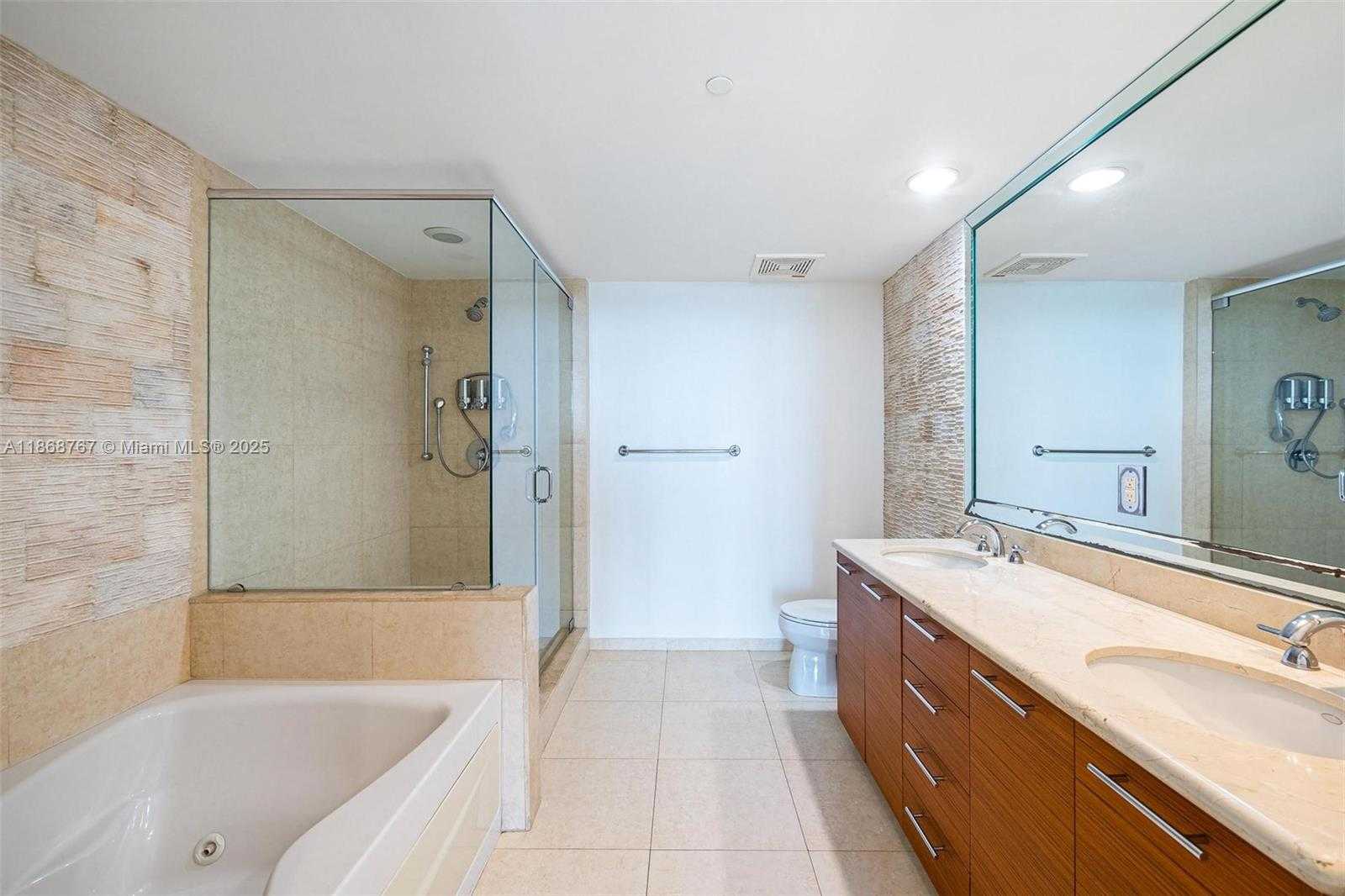 Small Image of 50 BISCAYNE BLVD #1706, Miami Number 17