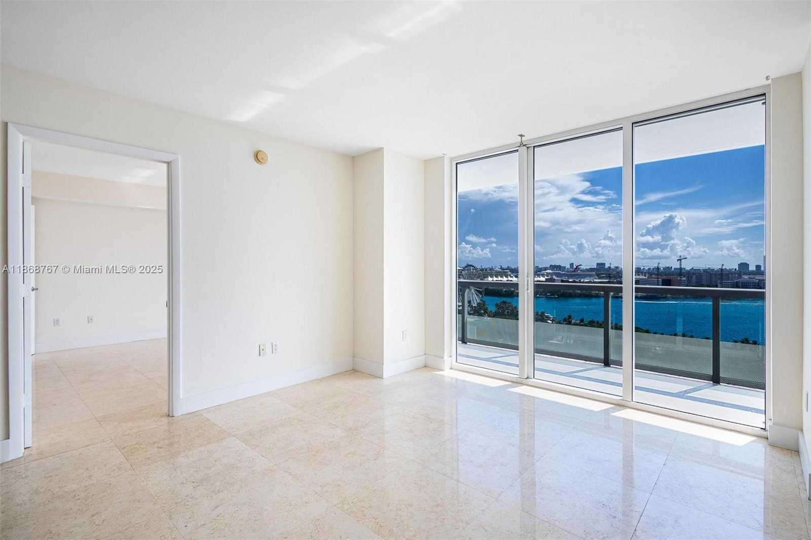 Small Image of 50 BISCAYNE BLVD #1706, Miami Number 4