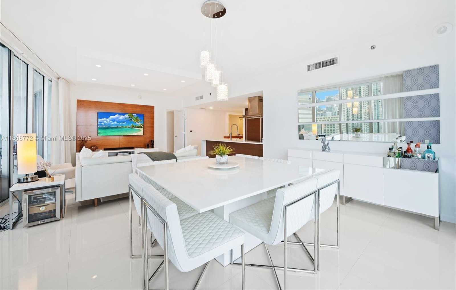 Small Image of 495 BRICKELL AVE #3301, Miami Number 10
