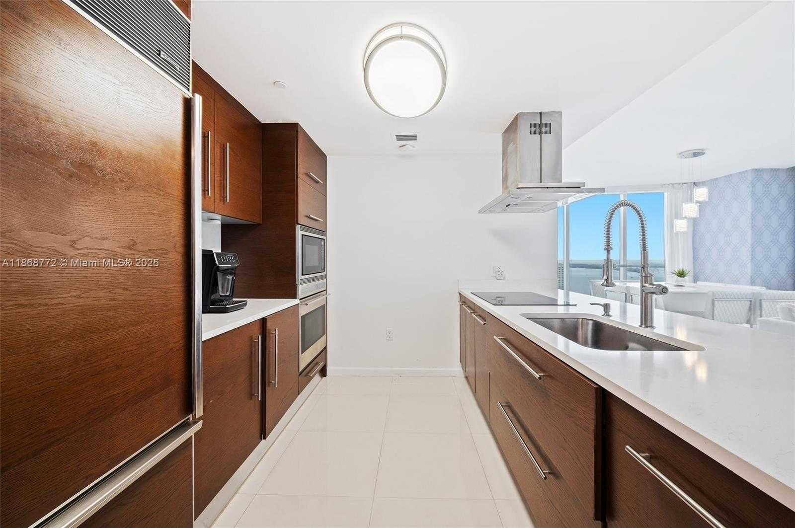 Small Image of 495 BRICKELL AVE #3301, Miami Number 13