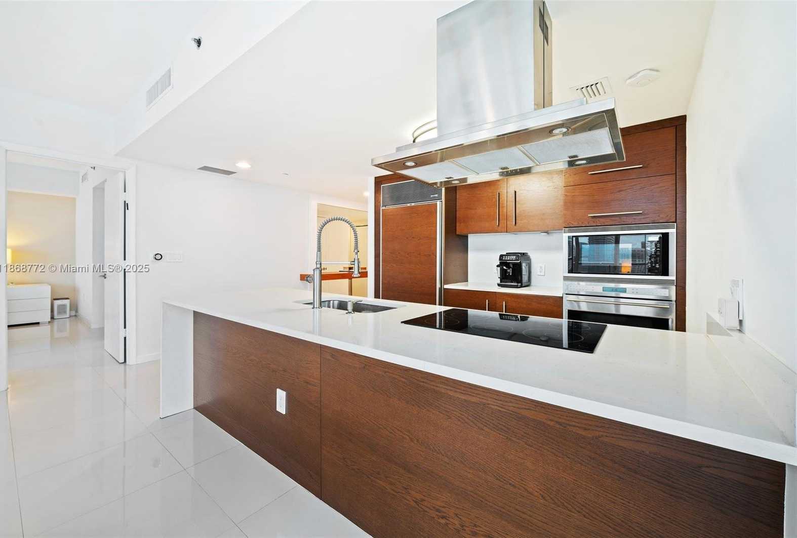 Small Image of 495 BRICKELL AVE #3301, Miami Number 14