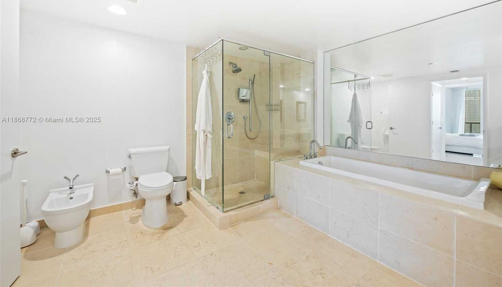 Small Image of 495 BRICKELL AVE #3301, Miami Number 19