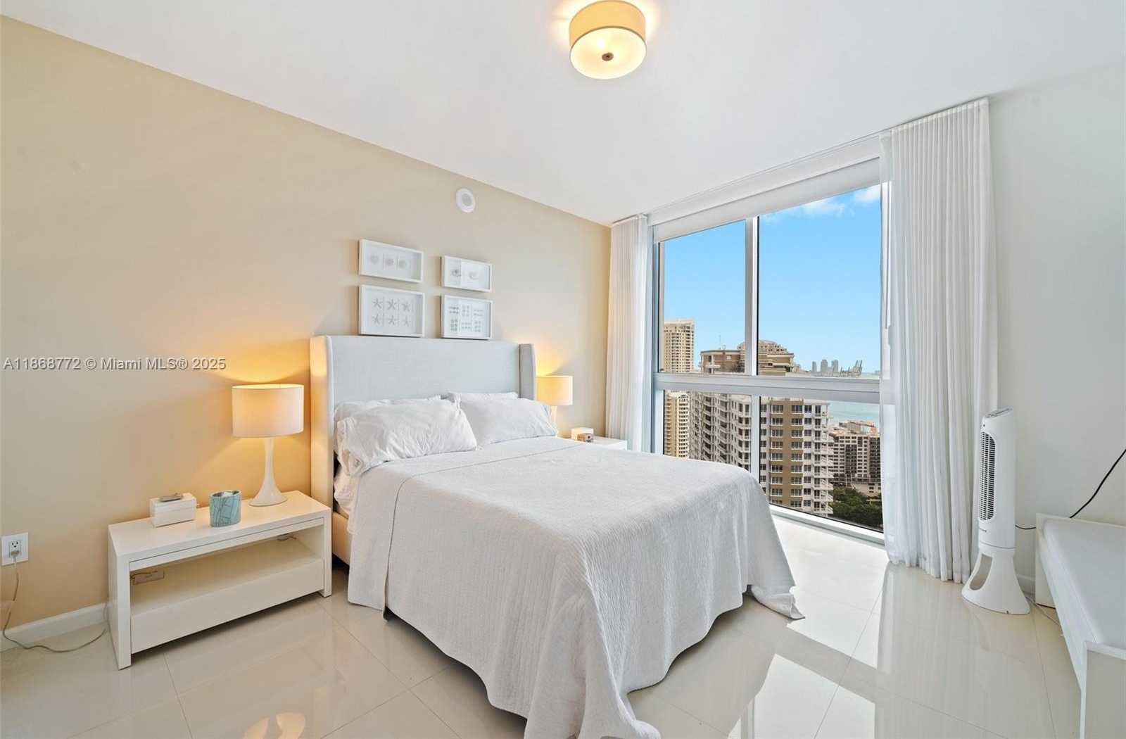 Small Image of 495 BRICKELL AVE #3301, Miami Number 20
