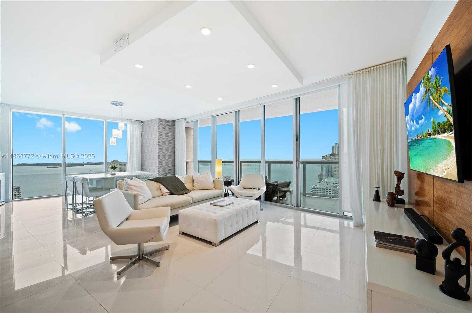 Small Image of 495 BRICKELL AVE #3301, Miami Number 4