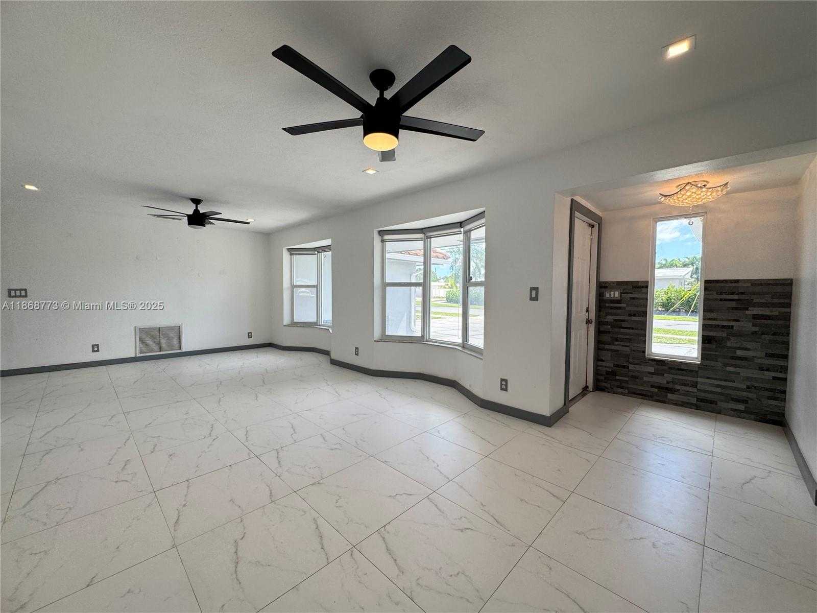 Small Image of 6311 NORTH EAST 20TH WAY #., Fort Lauderdale Number 14