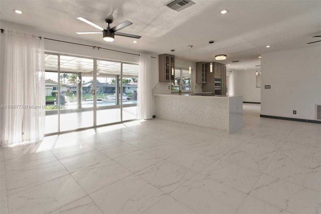 Small Image of 6311 NORTH EAST 20TH WAY #., Fort Lauderdale Number 17