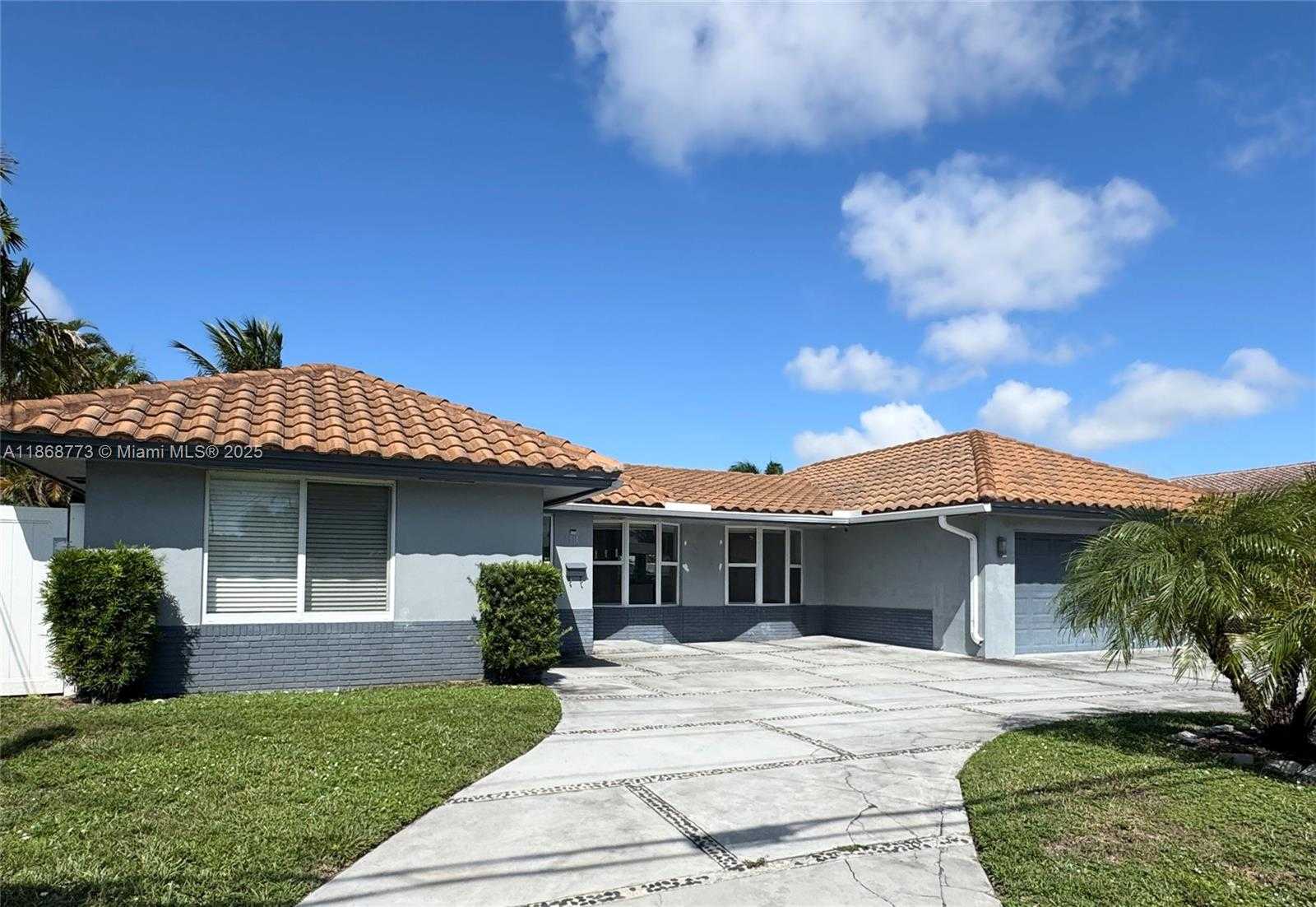 Small Image of 6311 NORTH EAST 20TH WAY #., Fort Lauderdale Number 2