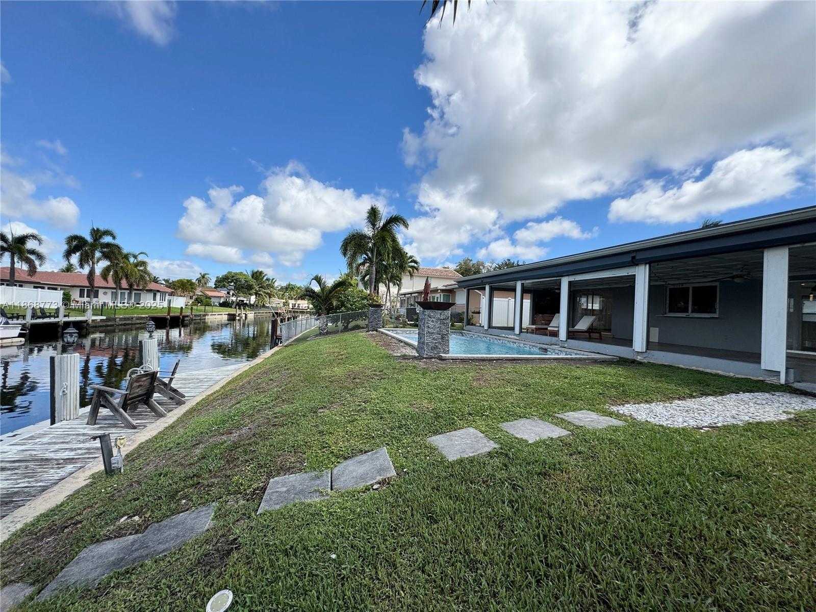 Small Image of 6311 NORTH EAST 20TH WAY #., Fort Lauderdale Number 41