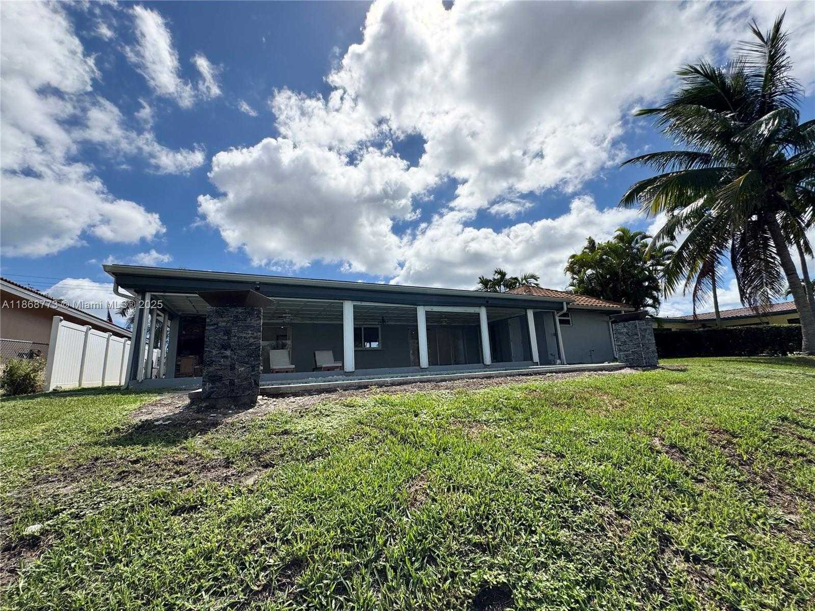 Small Image of 6311 NORTH EAST 20TH WAY #., Fort Lauderdale Number 46
