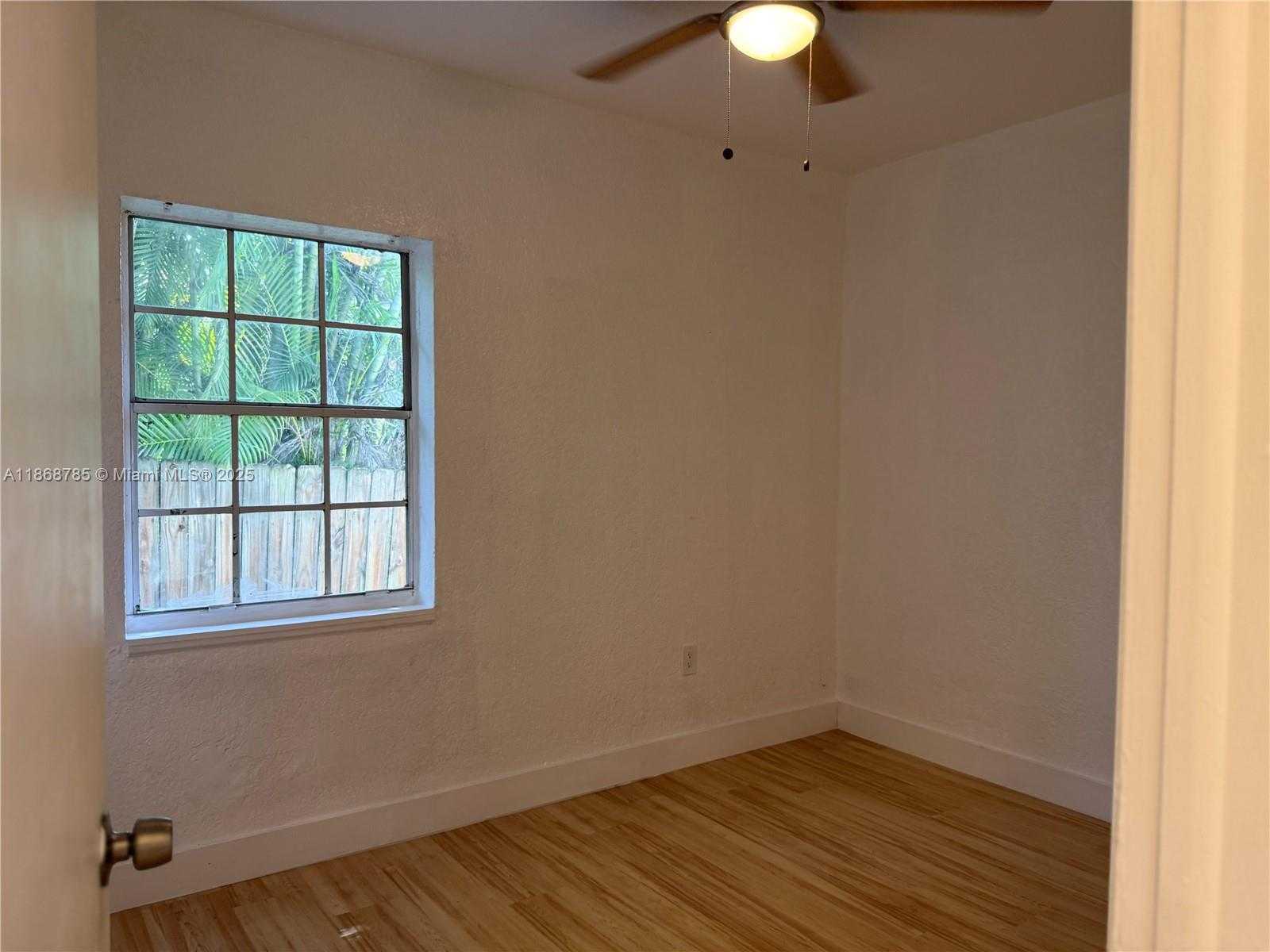 Small Image of 4340 SOUTH WEST 15TH ST, Miami Number 14