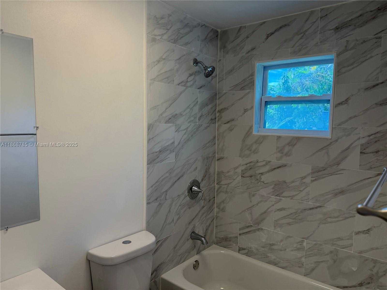 Small Image of 4340 SOUTH WEST 15TH ST, Miami Number 16