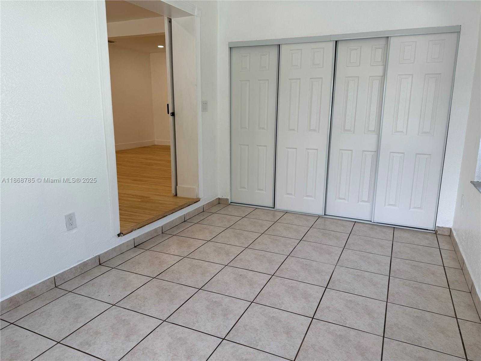 Small Image of 4340 SOUTH WEST 15TH ST, Miami Number 5