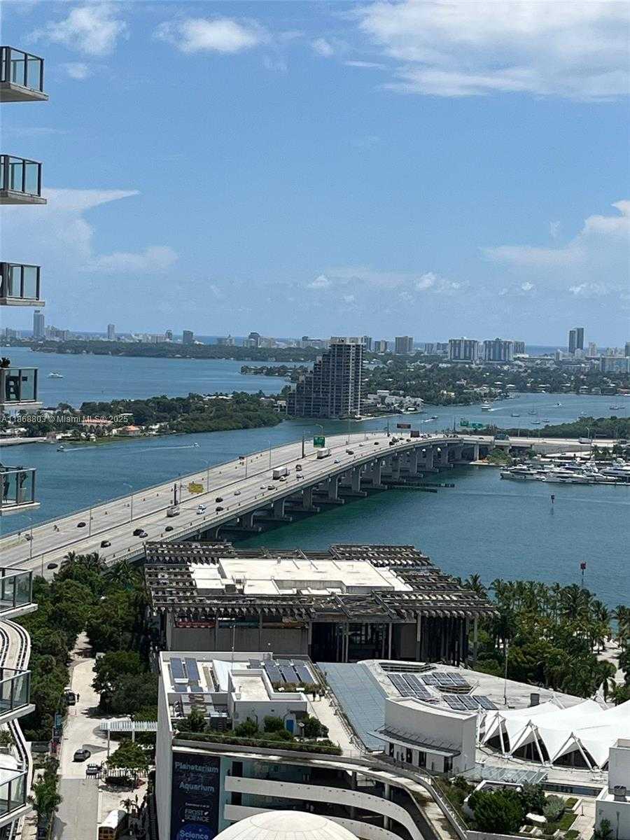 Small Image of 1040 BISCAYNE BLVD #3006, Miami Number 2