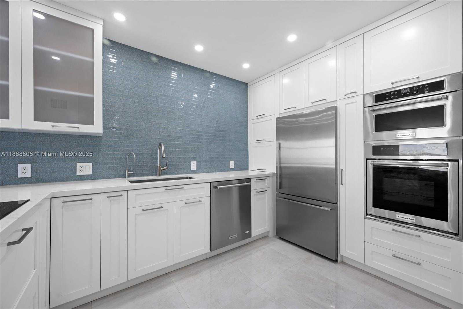 Small Image of 20100 WEST COUNTRY CLUB DR #1703, Aventura Number 3