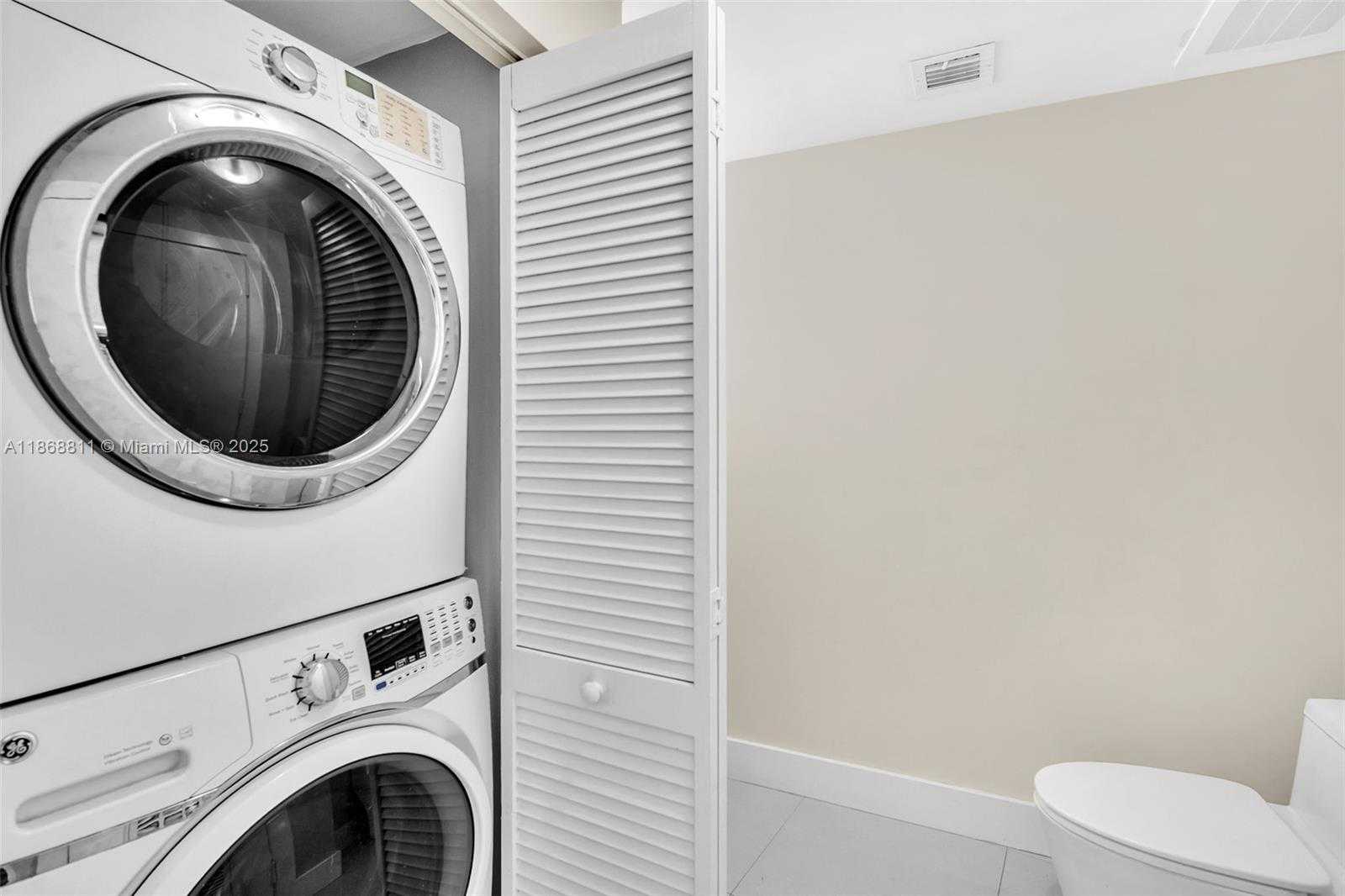 Small Image of 2000 BAY DR #204, Miami Beach Number 12