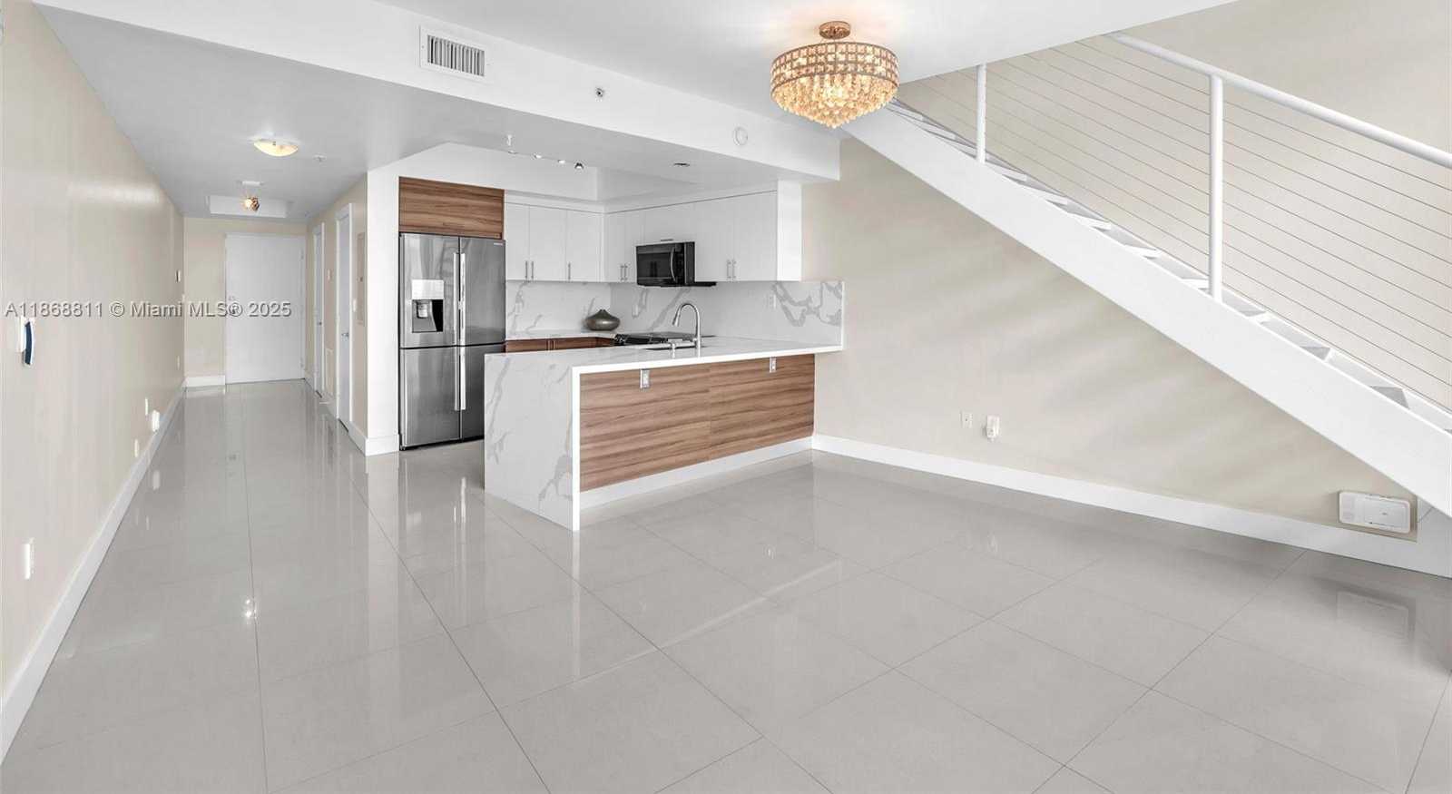 Small Image of 2000 BAY DR #204, Miami Beach Number 2