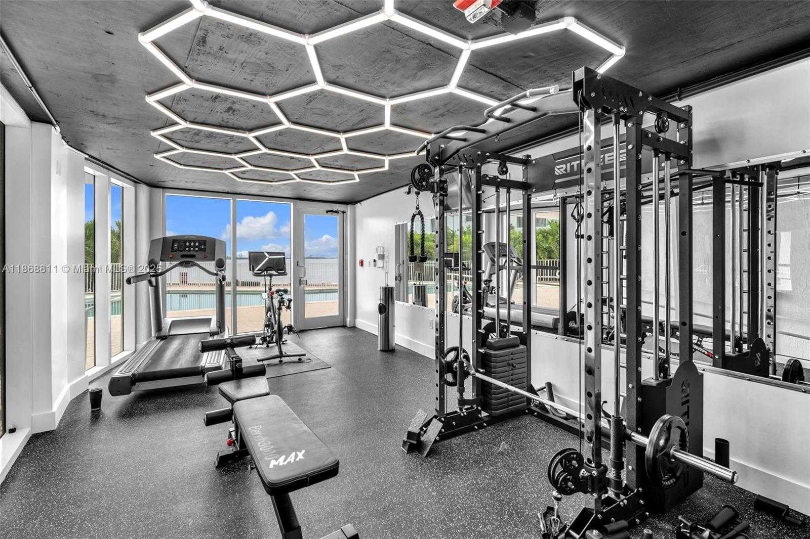 Small Image of 2000 BAY DR #204, Miami Beach Number 27