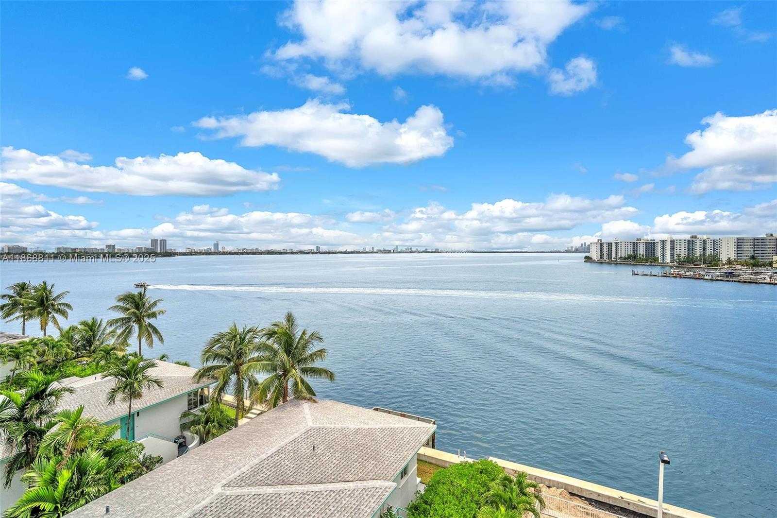 Small Image of 2000 BAY DR #204, Miami Beach Number 30