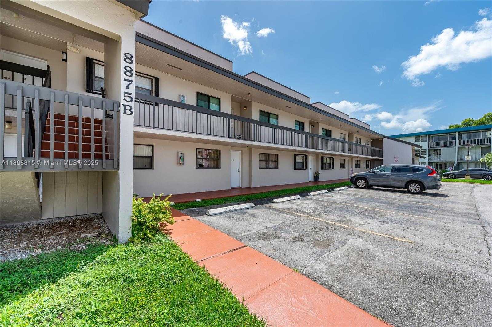 Small Image of 8875 FONTAINEBLEAU BLVD #204, Miami Number 24