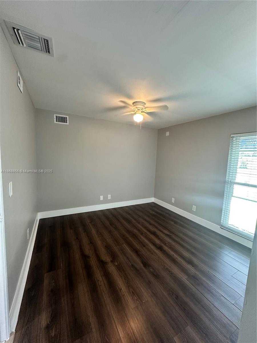Small Image of 8003 NORTH WEST 70TH AVE, Tamarac Number 10