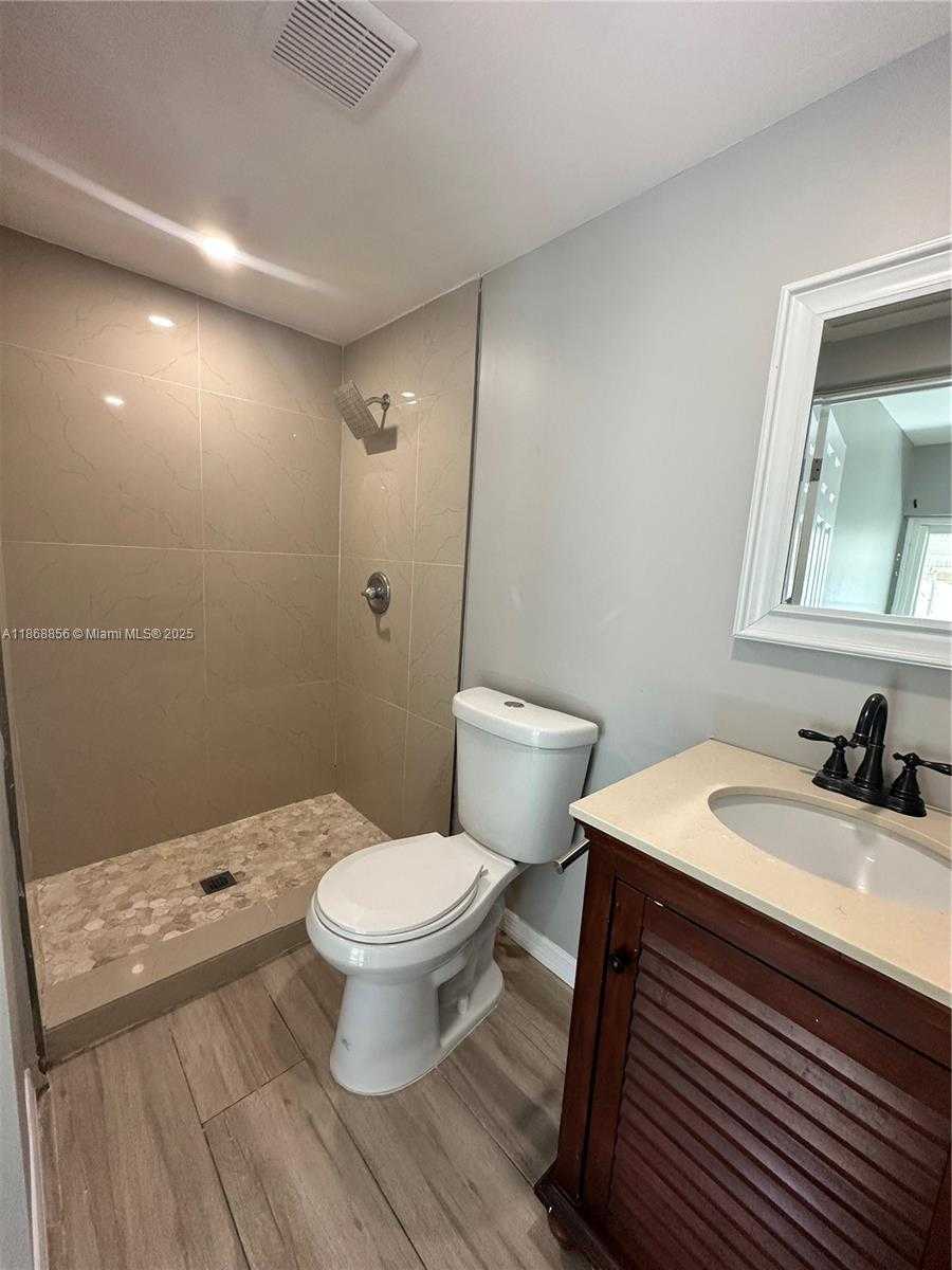 Small Image of 8003 NORTH WEST 70TH AVE, Tamarac Number 13