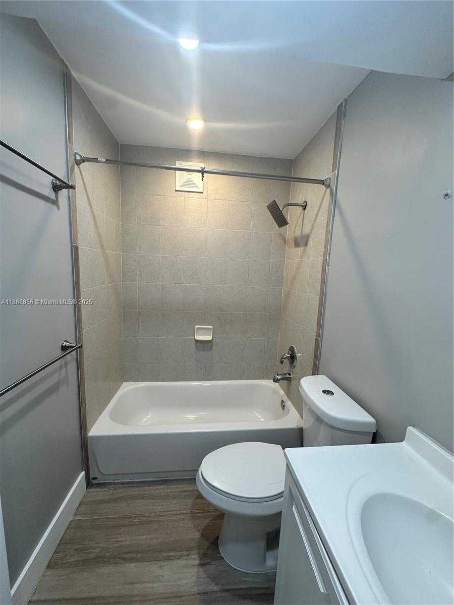 Small Image of 8003 NORTH WEST 70TH AVE, Tamarac Number 14