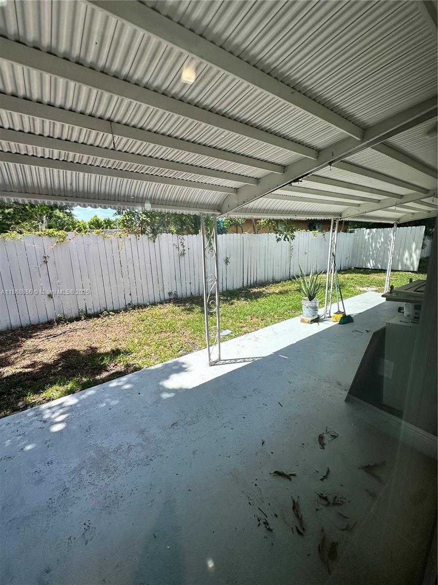 Small Image of 8003 NORTH WEST 70TH AVE, Tamarac Number 16