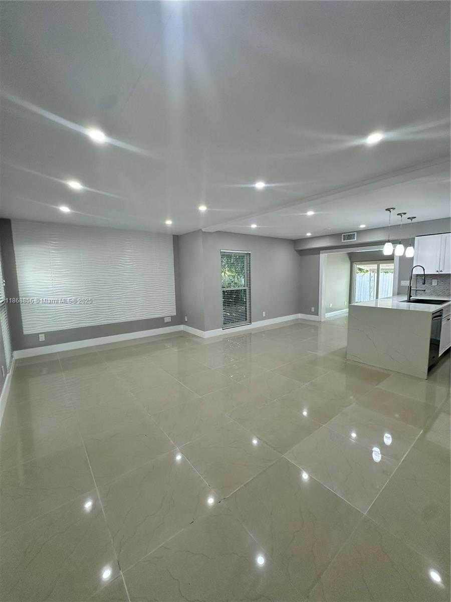 Small Image of 8003 NORTH WEST 70TH AVE, Tamarac Number 2