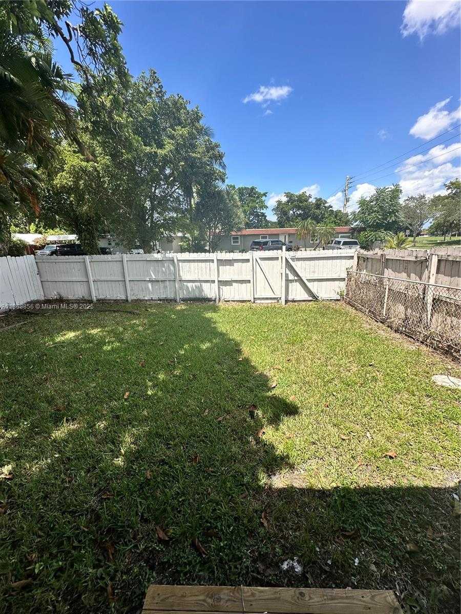 Small Image of 8003 NORTH WEST 70TH AVE, Tamarac Number 20