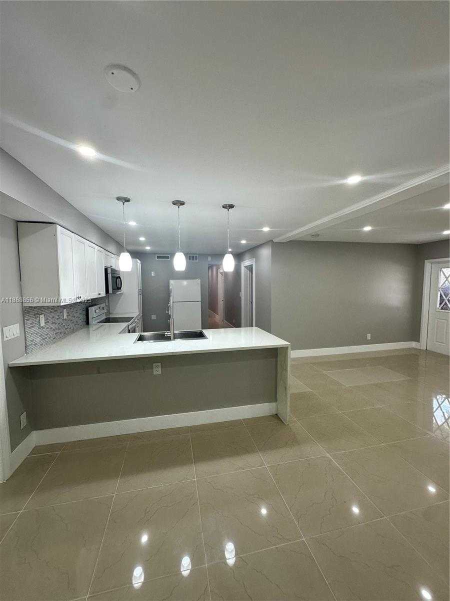 Small Image of 8003 NORTH WEST 70TH AVE, Tamarac Number 6