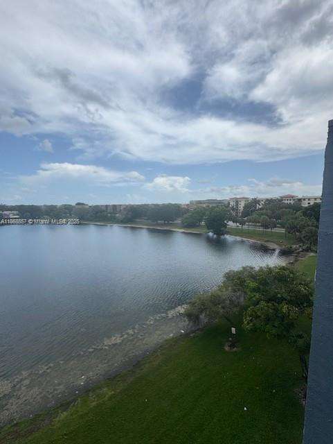 Small Image of 9351 FONTAINEBLEAU BLVD #B410, Miami Number 14