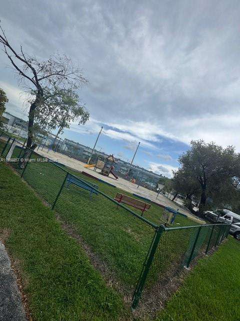 Small Image of 9351 FONTAINEBLEAU BLVD #B410, Miami Number 35