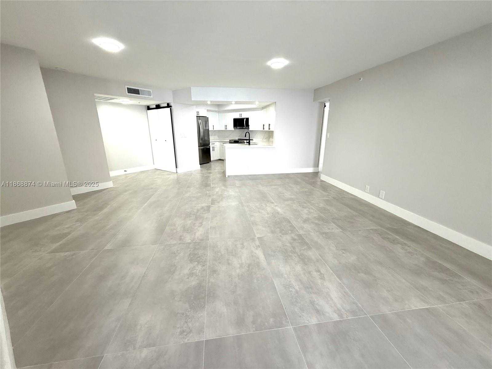 Small Image of 6767 COLLINS AVE #1501, Miami Beach Number 5