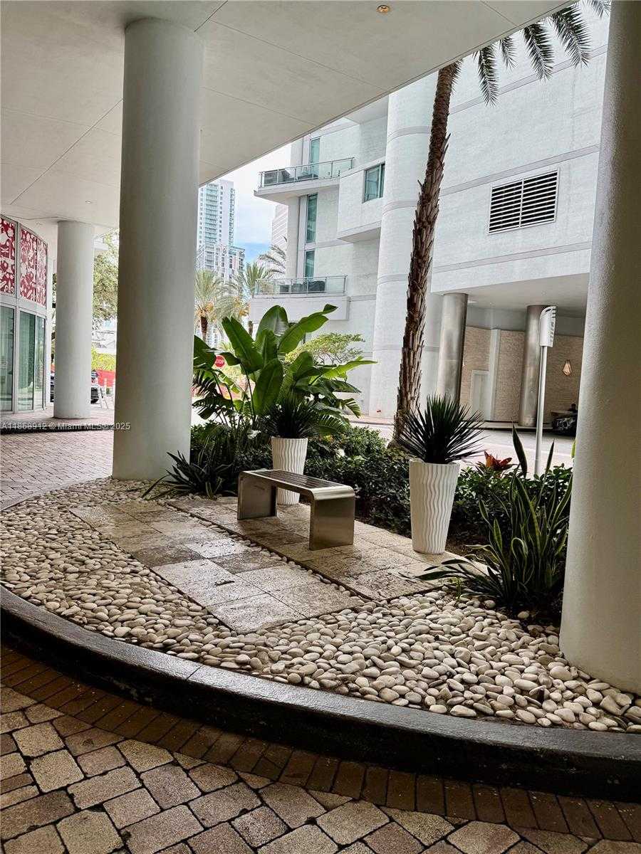 Small Image of 90 NW 3rd St, Miami, FL 33128, USA Number 21