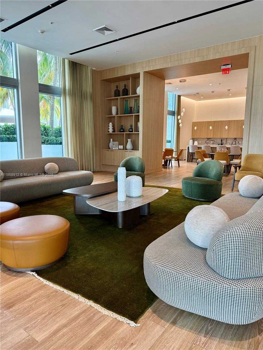 Small Image of 90 NW 3rd St, Miami, FL 33128, USA Number 24