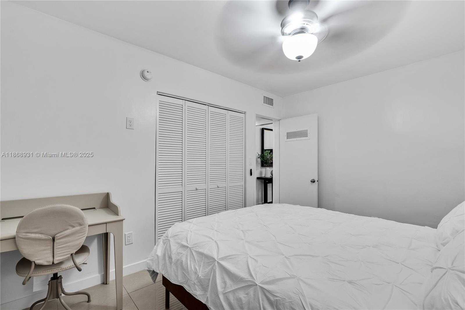 Small Image of 3 NAVARRE AVE #1, Coral Gables Number 10