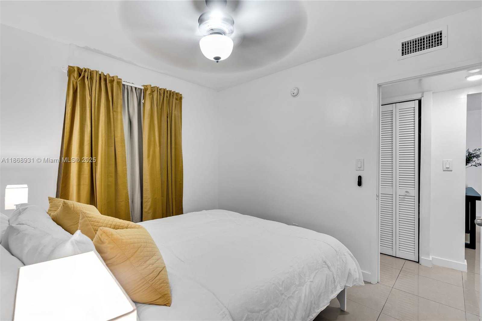 Small Image of 3 NAVARRE AVE #1, Coral Gables Number 12