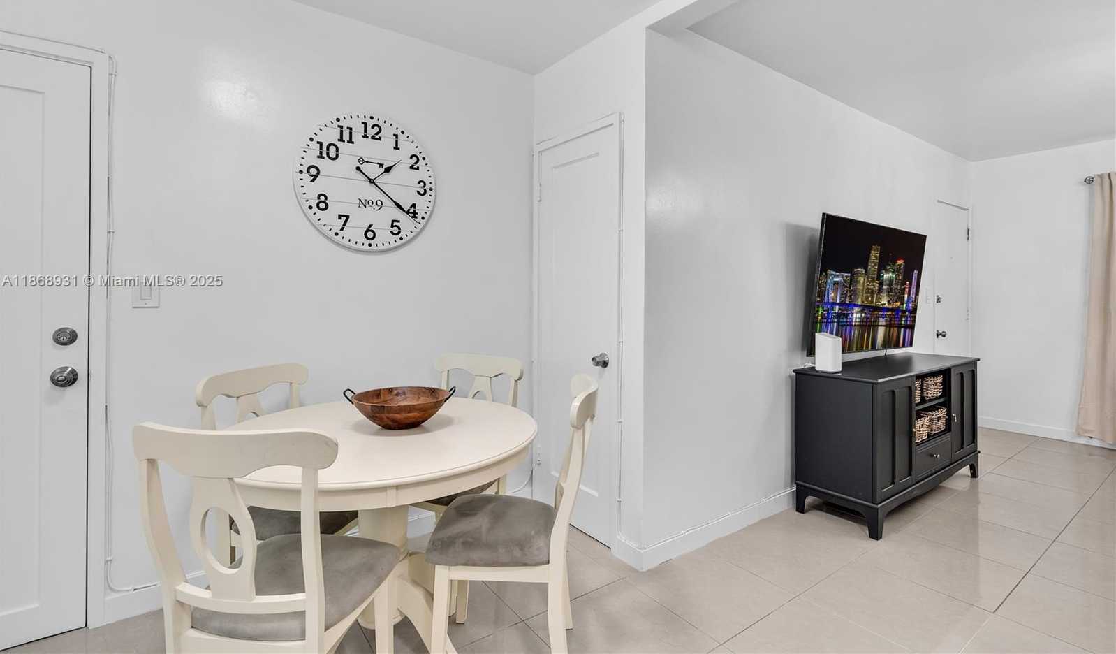 Small Image of 3 NAVARRE AVE #1, Coral Gables Number 4