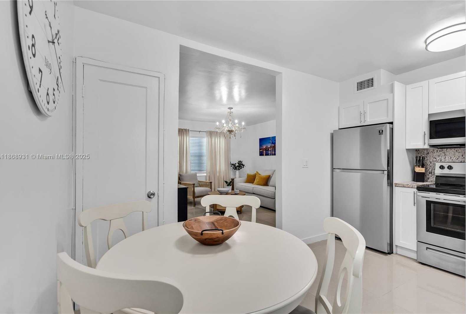 Small Image of 3 NAVARRE AVE #1, Coral Gables Number 5
