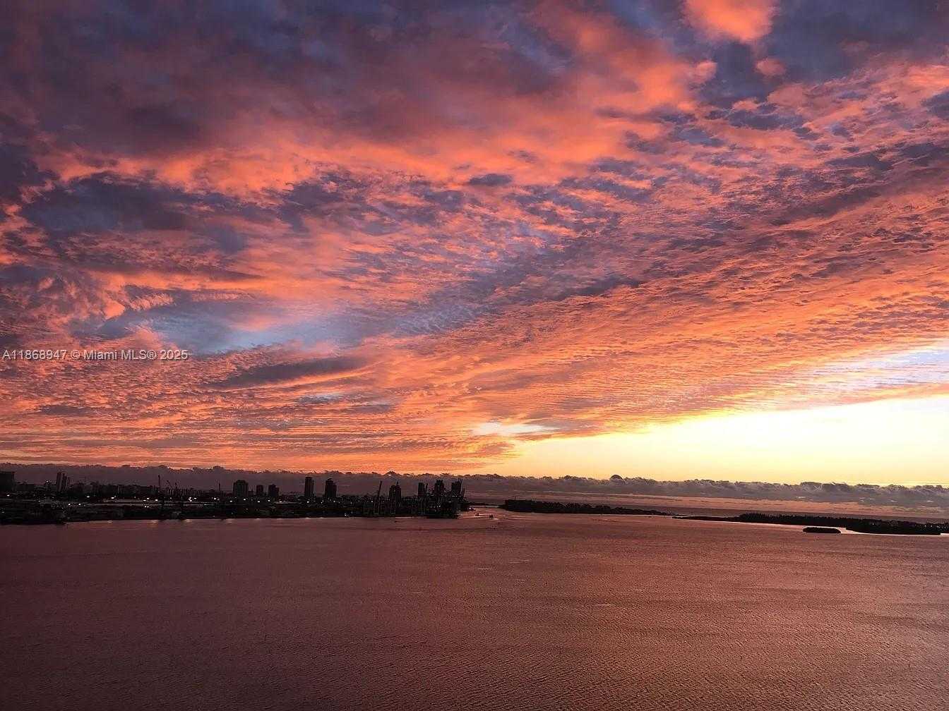 Small Image of 800 CLAUGHTON ISLAND DR #1701, Miami Number 13