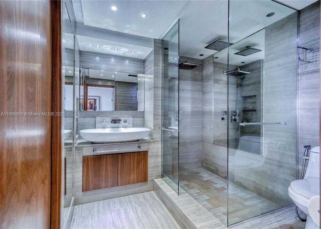 Small Image of 401 OCEAN DR #1103, Miami Beach Number 12
