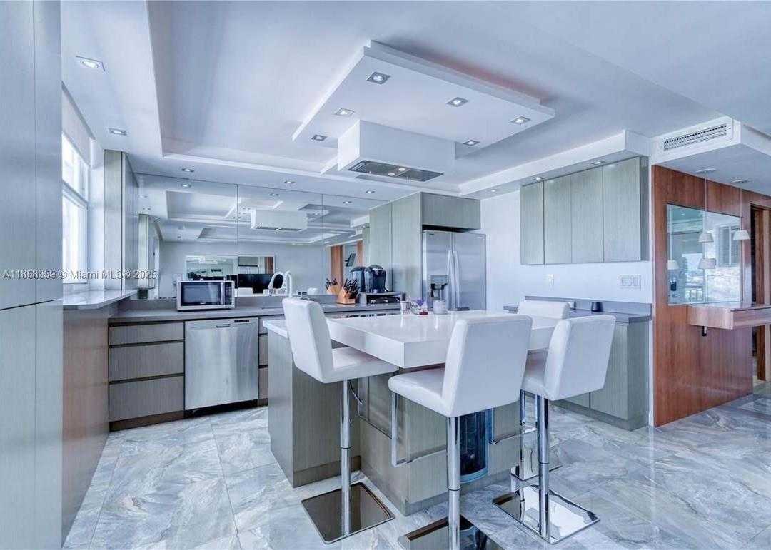 Small Image of 401 OCEAN DR #1103, Miami Beach Number 17