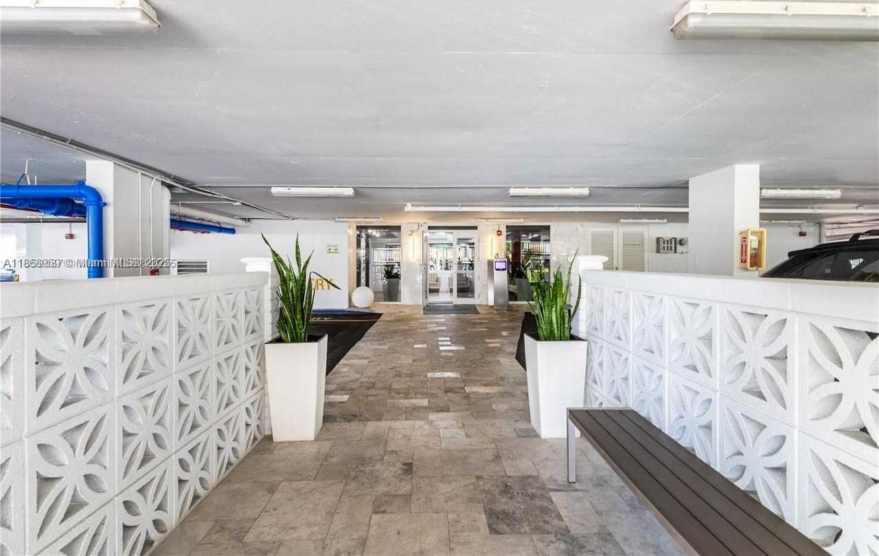 Small Image of 401 OCEAN DR #1103, Miami Beach Number 29