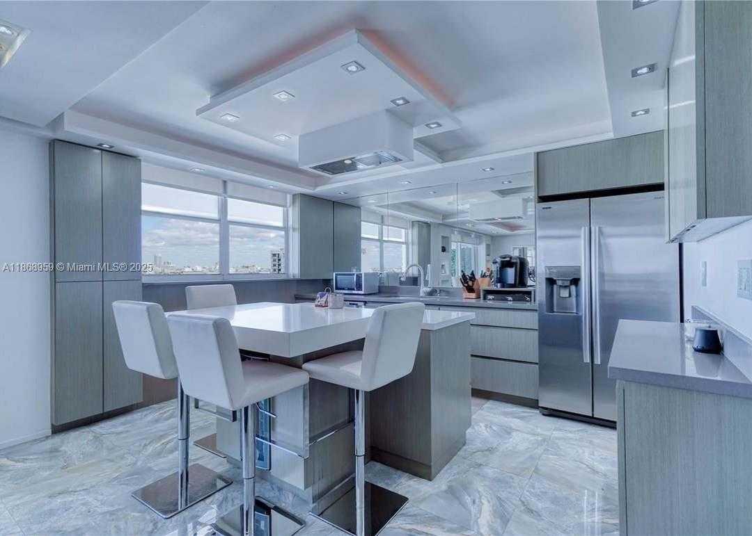 Small Image of 401 OCEAN DR #1103, Miami Beach Number 7