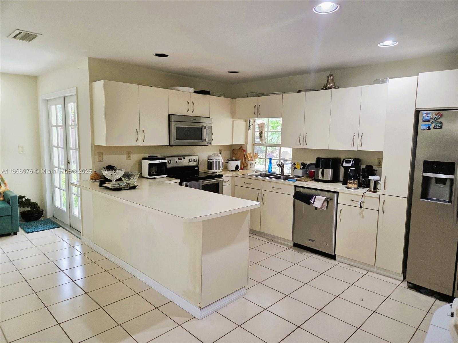 Small Image of 15591 SOUTH WEST 45TH TER, Miami Number 21