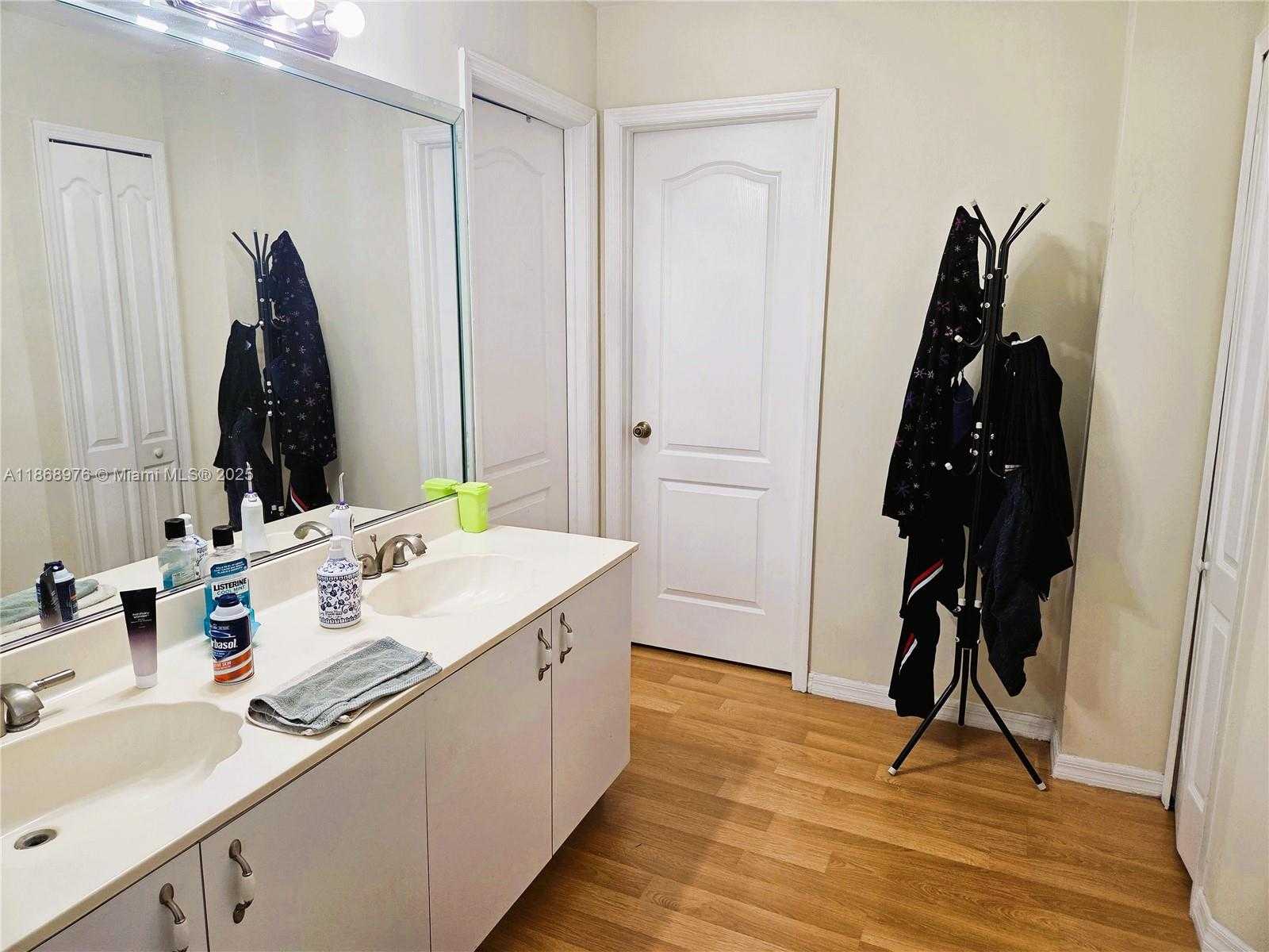 Small Image of 15591 SOUTH WEST 45TH TER, Miami Number 41