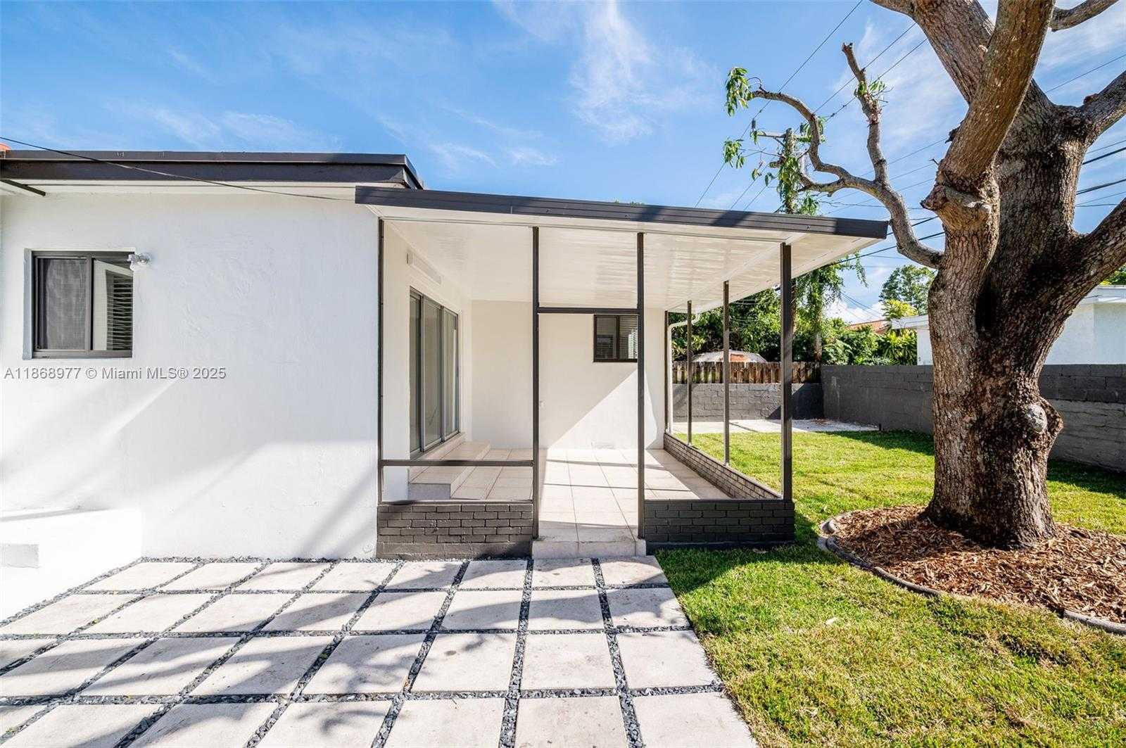 Small Image of 2340 SOUTH WEST 16TH ST, Miami Number 31