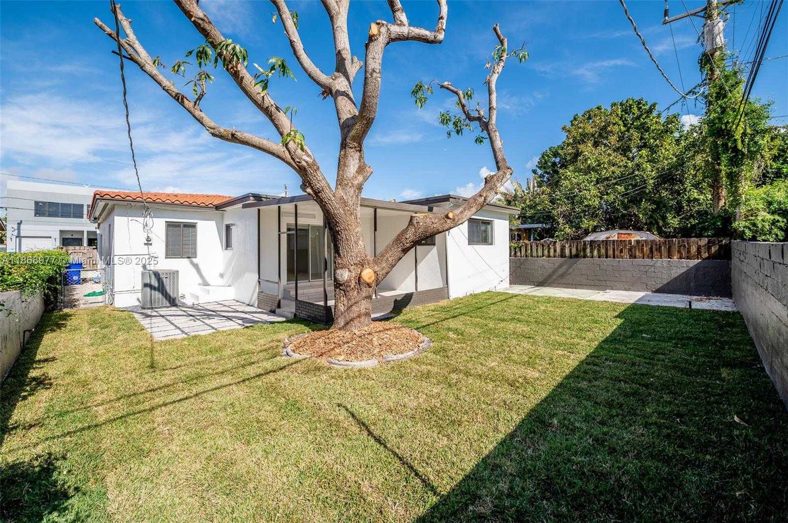 Small Image of 2340 SOUTH WEST 16TH ST, Miami Number 33