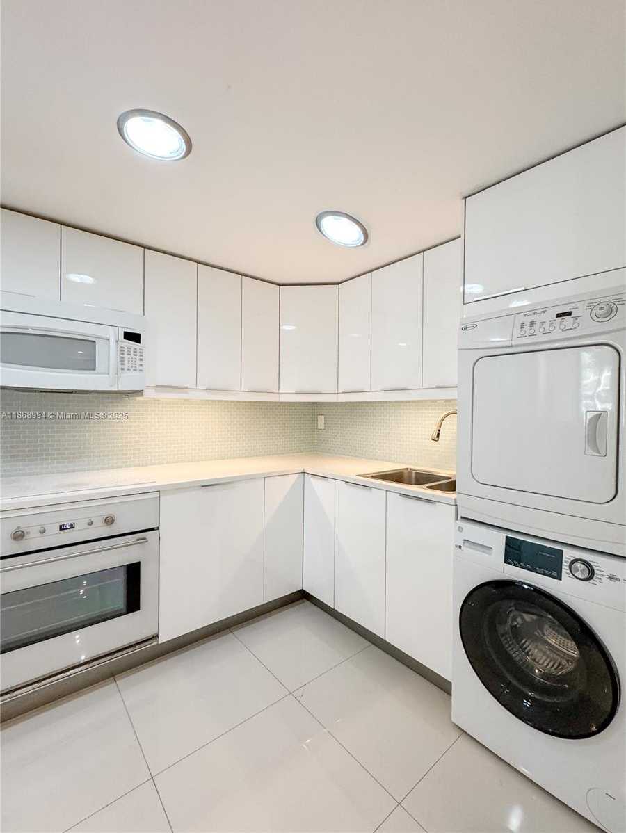Small Image of 1901 BRICKELL AVE #B1405, Miami Number 11